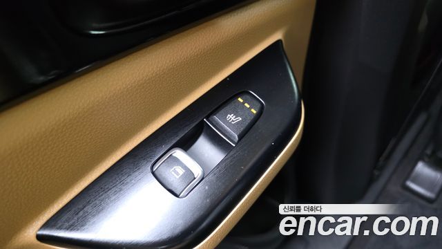 Kia Canival 2023 — photo 28