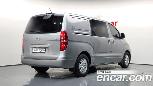 Hyundai Starex 2016 — photo 2
