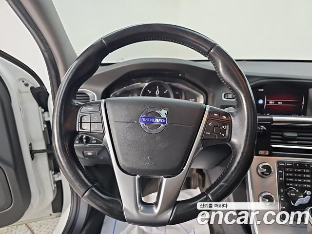 Volvo S60 2017 — photo 9