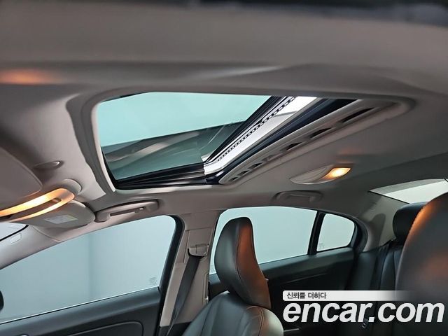 Volvo S60 2017 — photo 13