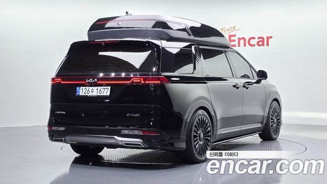 Kia Canival 2023 — photo 2