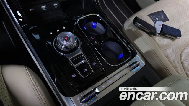 Kia Canival 2023 — photo 12