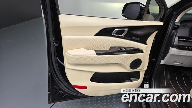 Kia Canival 2023 — photo 14
