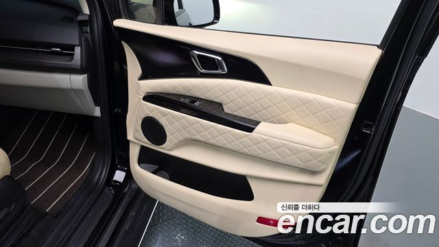Kia Canival 2023 — photo 15