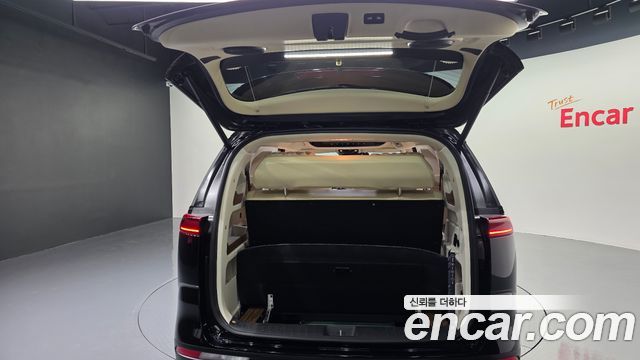 Kia Canival 2023 — photo 42