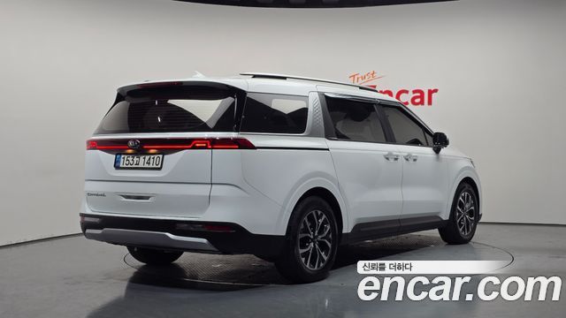 Kia Canival 2021 — photo 2