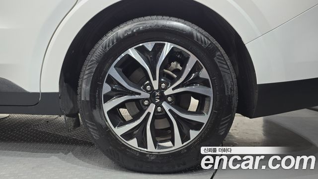 Kia Canival 2021 — photo 7