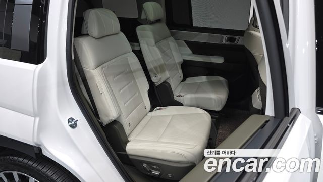 Hyundai Santafe 2025 — photo 18