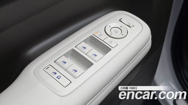 Hyundai Santafe 2025 — photo 38