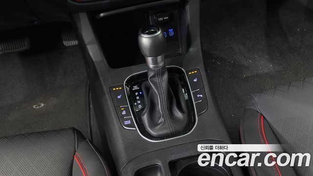 Hyundai i30 2018 — photo 9