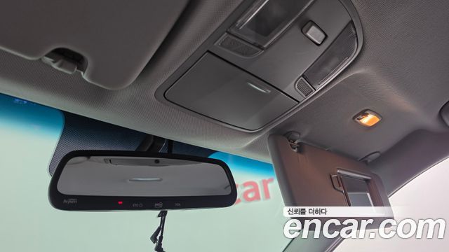 Hyundai i30 2018 — photo 19