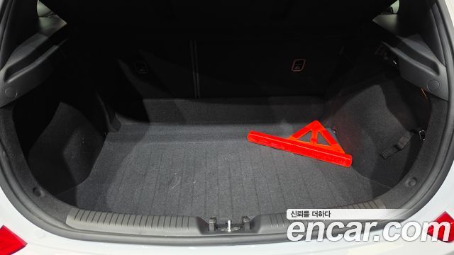Hyundai i30 2018 — photo 20