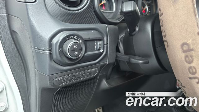 Jeep Wrangler 2024 — photo 25