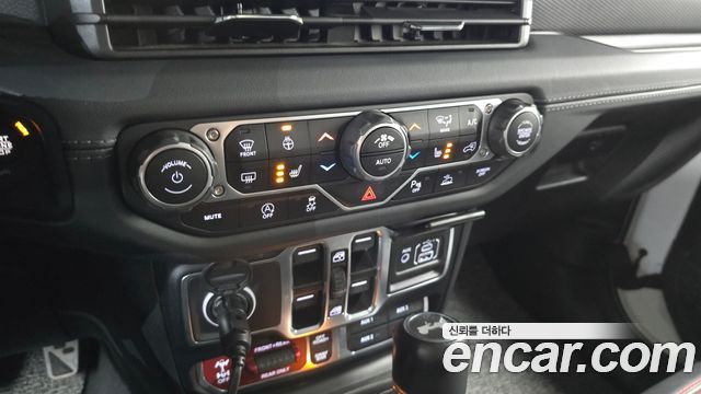 Jeep Wrangler 2024 — photo 29