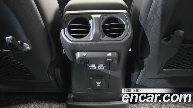Jeep Wrangler 2024 — photo 31