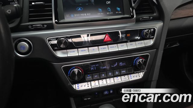 Hyundai Sonata 2018 — photo 17
