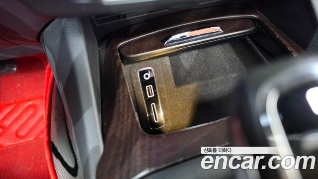 Maserati Levante 2019 — photo 18
