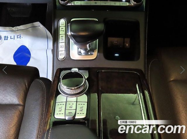 Genesis G90 2019 — photo 12