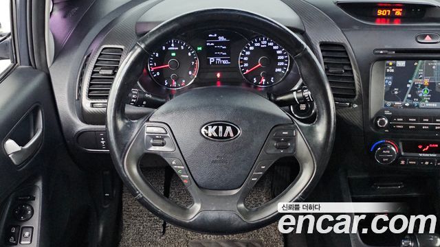 Kia K3 2015 — photo 13