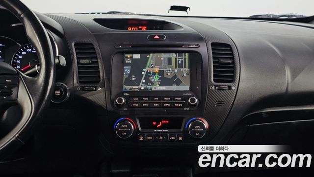 Kia K3 2015 — photo 14