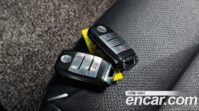 Kia K3 2015 — photo 19