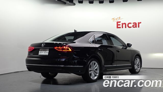 Volkswagen Passat 2018 — photo 2