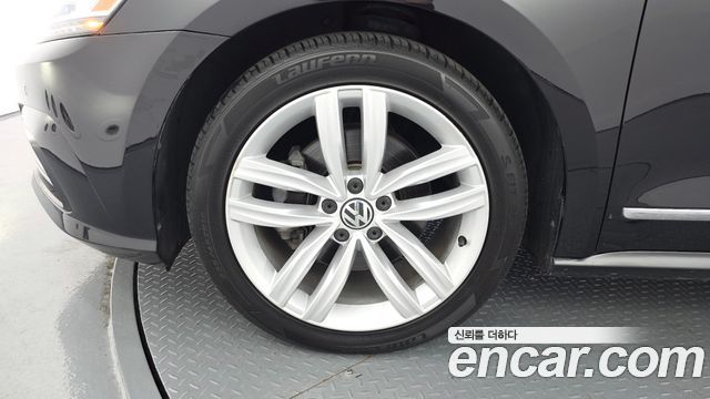 Volkswagen Passat 2018 — photo 5