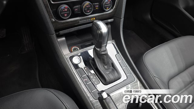 Volkswagen Passat 2018 — photo 12