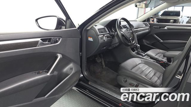 Volkswagen Passat 2018 — photo 13
