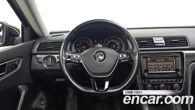 Volkswagen Passat 2018 — photo 18