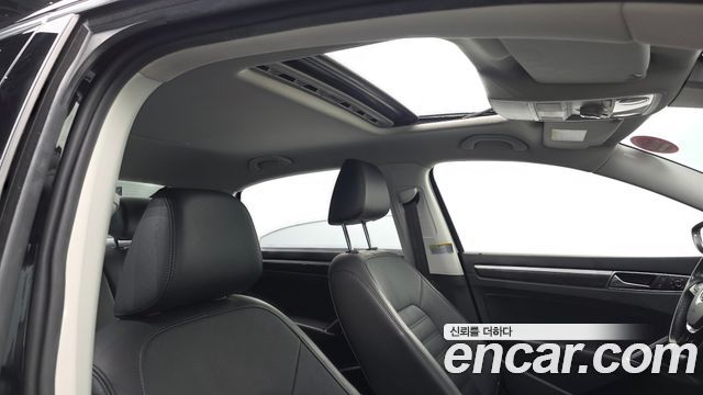 Volkswagen Passat 2018 — photo 21
