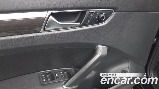 Volkswagen Passat 2018 — photo 23