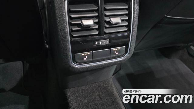 Volkswagen Passat 2018 — photo 25