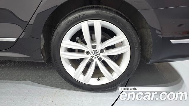 Volkswagen Passat 2018 — photo 7