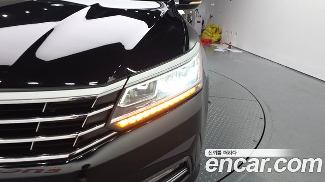 Volkswagen Passat 2018 — photo 8
