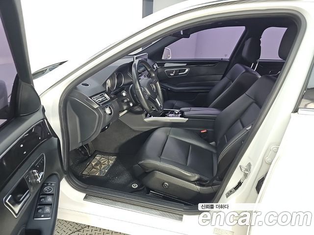 Mercedes-Benz E-Class 2016 — photo 11