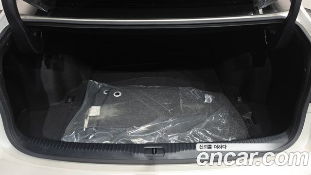 Lexus IS 2017 — photo 20