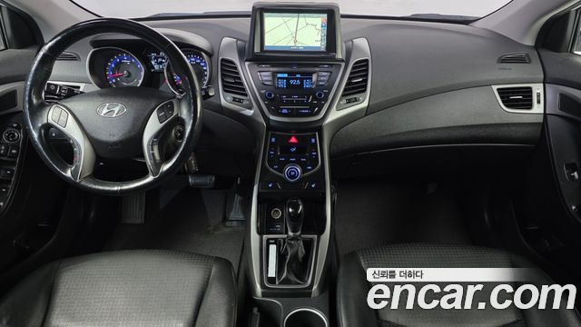 Hyundai AVANTE 2015 — photo 10