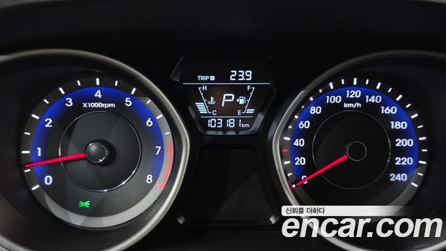 Hyundai AVANTE 2015 — photo 11