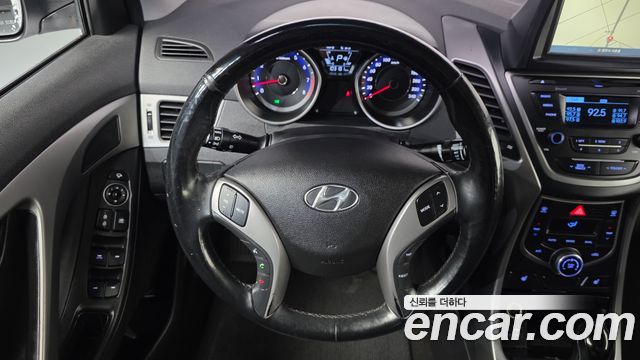 Hyundai AVANTE 2015 — photo 19