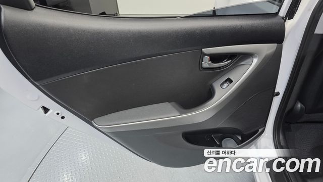 Hyundai AVANTE 2015 — photo 15