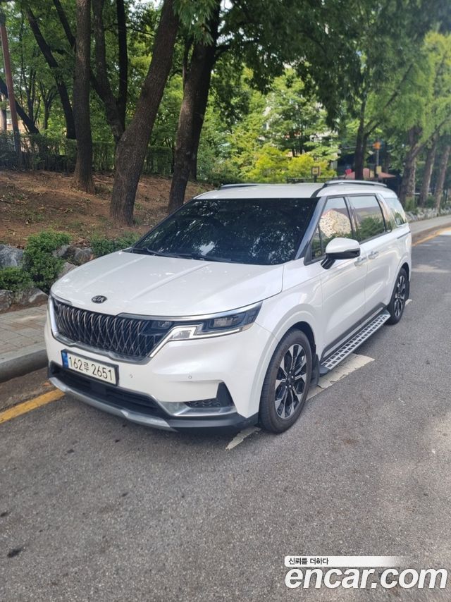 Kia Canival 2021 — photo 1