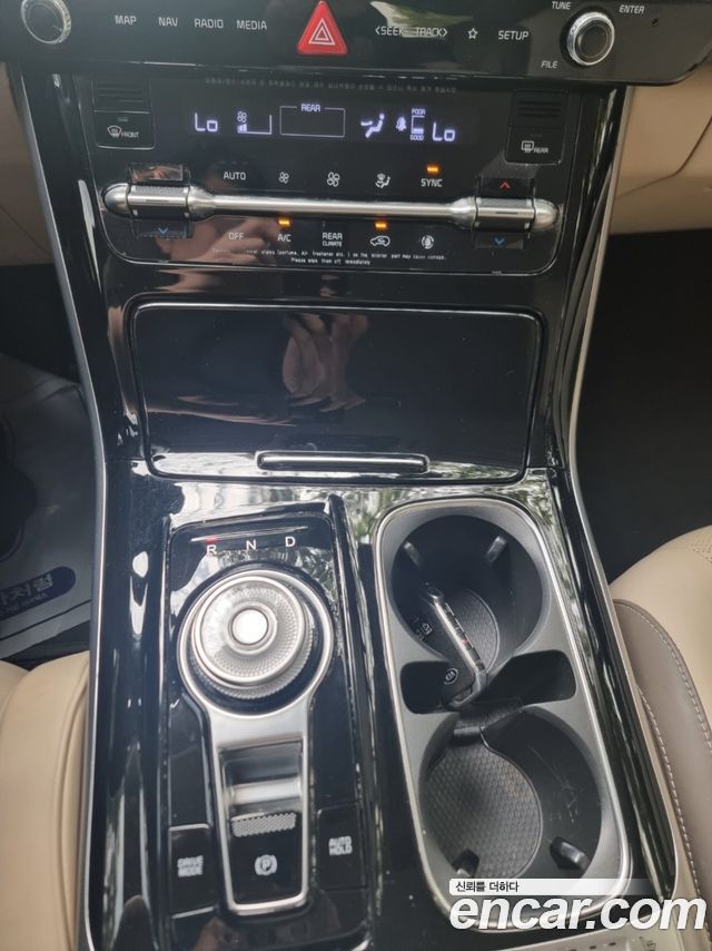 Kia Canival 2021 — photo 9
