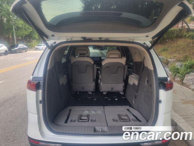 Kia Canival 2021 — photo 16