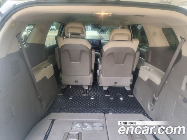 Kia Canival 2021 — photo 17