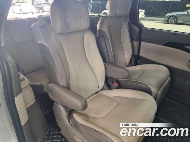 Kia Canival 2021 — photo 19