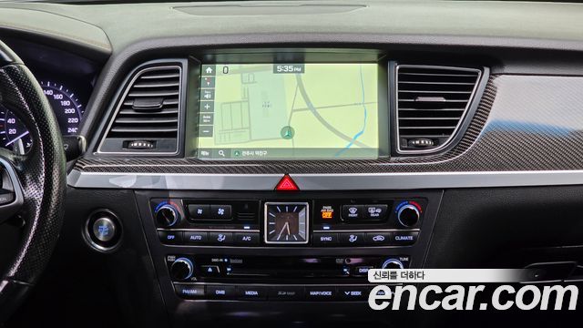 Genesis G80 2017 — photo 15