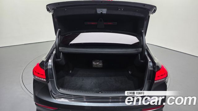 Genesis G80 2017 — photo 20