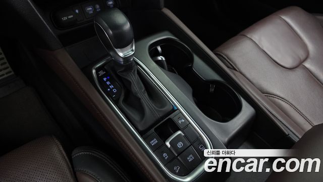 Hyundai Santafe 2019 — photo 12