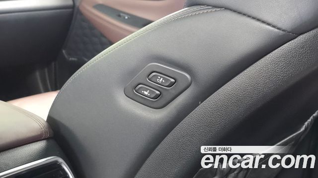 Hyundai Santafe 2019 — photo 33